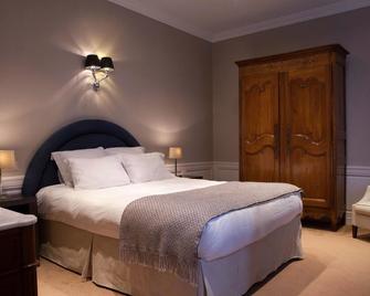 Hôtel de Londres - Fontainebleau - Bedroom