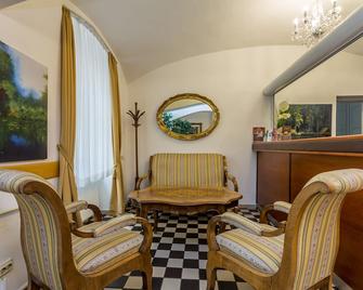 فندق غراف شتاديون - فيينا - غرفة معيشة