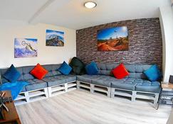 Bike Park Lodge - Merthyr Tydfil - Living room