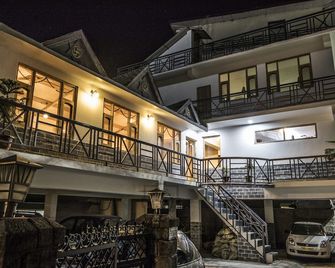 Wow Stayz2 Hotel The Lodge - Dharamshala - Budynek