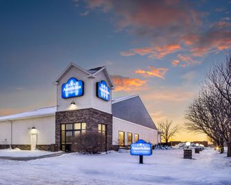 AmericInn by Wyndham Aberdeen Event Center - Aberdeen - Budova