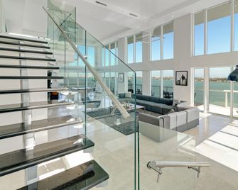 Roami at The Current - Miami Beach - Lobby