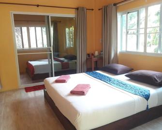 Jj Beach Resort & Jj Seafood - Ko Payam - Schlafzimmer