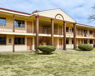 Rodeway Inn - Roswell - Bygning