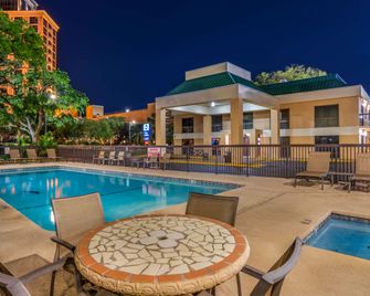 Best Western Oak Manor - בילוקסי - בריכה
