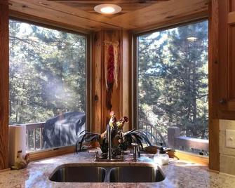 Spectacular Colorado Mtn Home-Enjoy Mtn Views & Serenity - Bailey - Restaurant