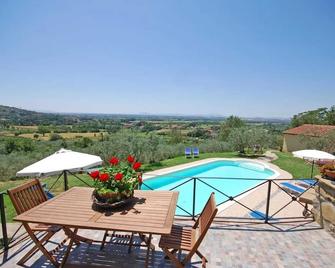 Margherita Holiday Home - Cortona - Pool