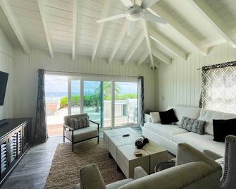Detached Cottage - Hope Town - Living room