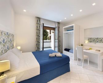 Casa Aurora - Stay in Sorrento - Sorrento - Bedroom
