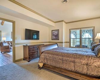 'Chateau Ridge' Peaceful Retreat w/ Fire Pit! - Westminster - Slaapkamer