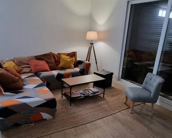 Maison Chaleureuse - Villepinte - Salon