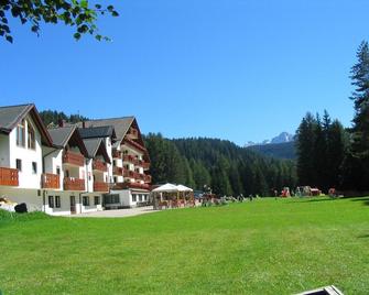 Hotel Sole Family Hotel - Predazzo - Budynek