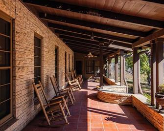 Texas Hill Country Resort - Medina - Patio