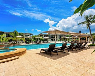 Paradise Cove Resort - West End Village - Pool