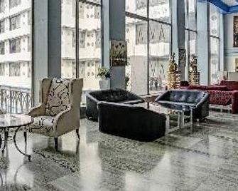 Townhouse Royal Palms Hotel - Rose Collection - Bombay - Lobby