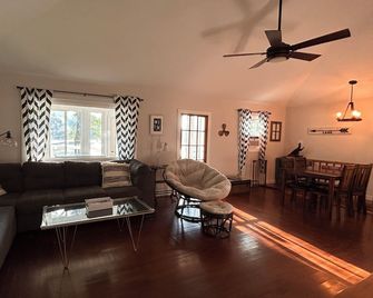 Lakeside Getaway+ Dock+ Kayaks+ Fishing - Tunkhannock - Obývací pokoj