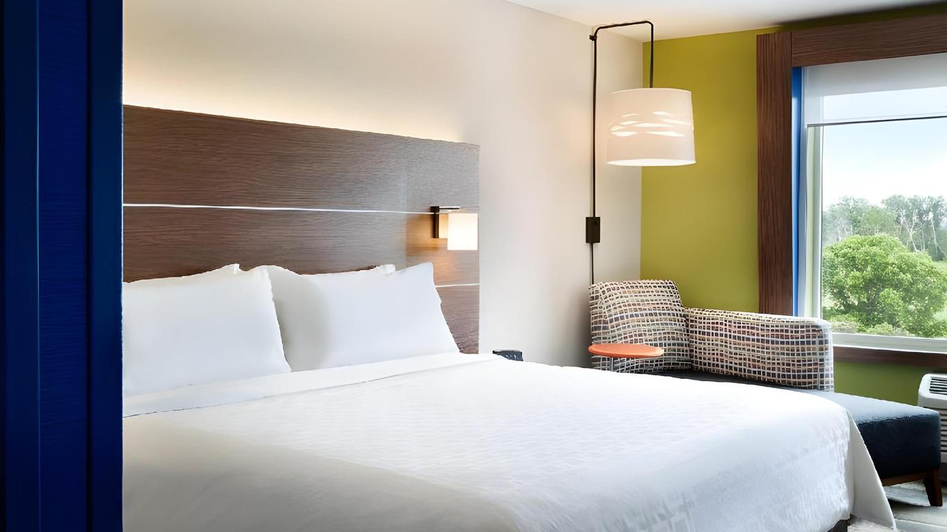 Holiday Inn Express & Suites Jersey City - Holland Tunnel By IHG