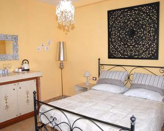 Authentic Room - Ronciglione - Camera da letto