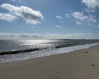 Courtney's Cottage set in peaceful Westport cozy retreat for a relaxing getaway - Westport - Playa