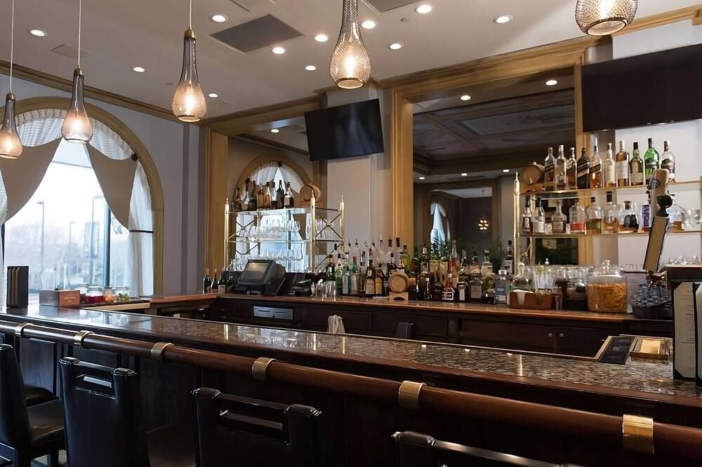 Vacation Starts Here! Pet-Friendly, Near Oriole Park at Camden Yards - Baltimore - Bar