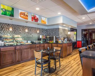 Quality Inn & Suites Aiken East - Aiken - Buffet