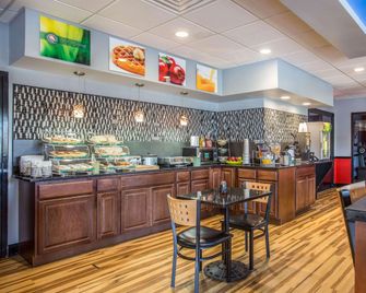 Quality Inn & Suites Aiken East - Aiken - Buffet