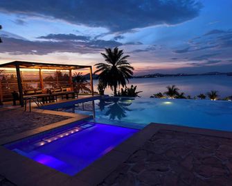 Divine Resort & Spa - Kampala - Pool