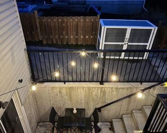 Family-friendly 2br Near Lake & Downtown - Cobourg - Balcón