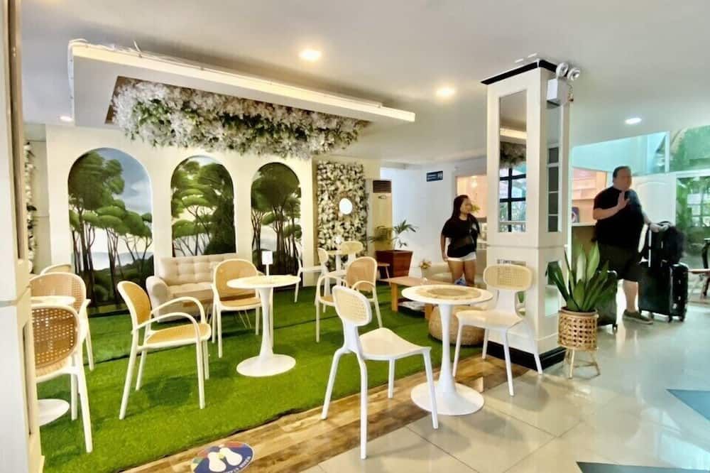 Hotel Euroasia - Angeles City