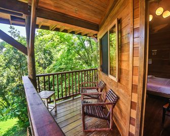 Bambuda Lodge - Isla Solarte - Balcony