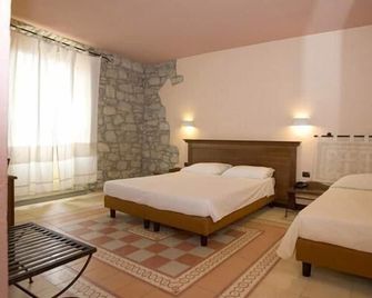 Corte Fiorita Albergo Diffuso - Bosa - Habitación