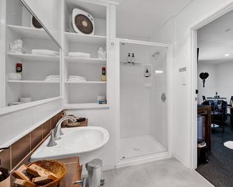 Tepopo Gardens Rural Retreat - Stratford - Baño