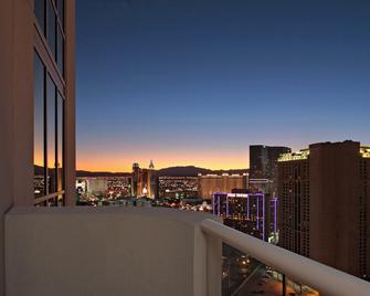 Luxury Suites International at The Signature - Las Vegas - Balcony