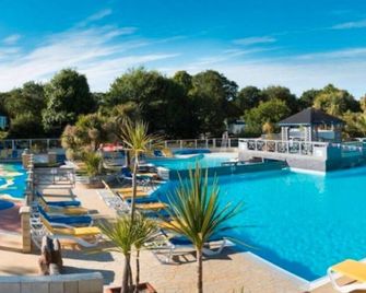Mobilhome sur Pont-Aven - Pont-Aven - Pool