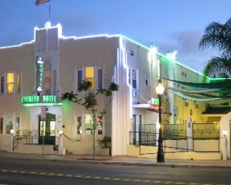 El Primero Hotel - Chula Vista - Bygning