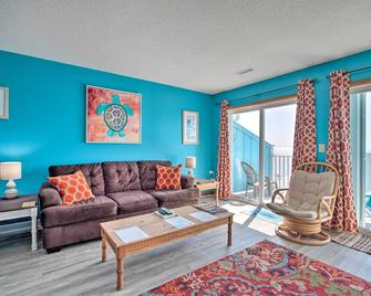 Kure Beach Condo with Panoramic Ocean Views! - Kure Beach - Living room