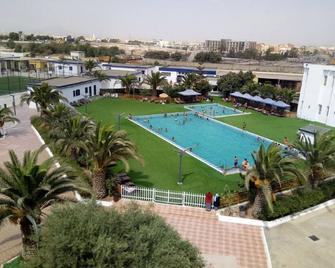 El Mouahidine - Orán - Piscina