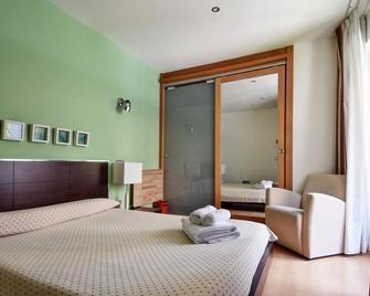 Apartamentos María Luisa - Burgos - Habitación