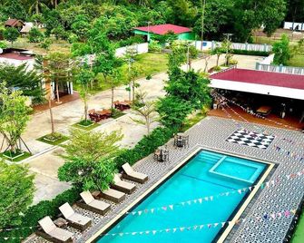 Damnak Borey Resort - Kampot - Piscina