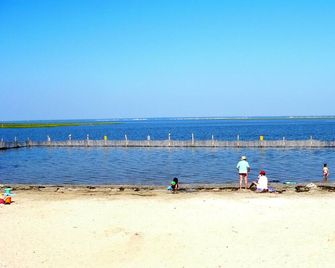 Part of a Duplex 1-Block to Ocean+Bay Beaches, 2 bedrooms, 1 bathroom - Barnegat Light - Beach