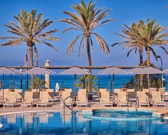 يونيفيرسال هوتل نيبتونو - لبالغيس فنل - ميورقة - حوض السباحة