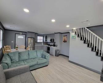 Lovely 2 Bedroom New Apartment with Free Parking - Uniondale - Living room