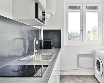 Appartement Vue sur Tour effeil Defense - Puteaux - Kitchen