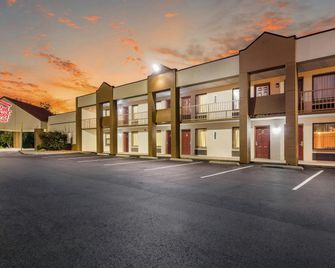 Red Roof Inn Clarksville - Clarksville - Edificio