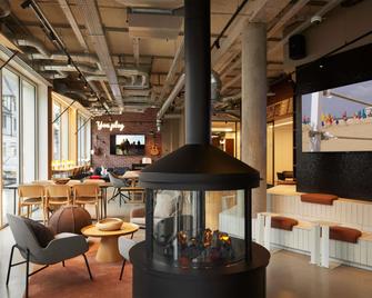 يو أر ديوفيل - دوفيل - مبنى