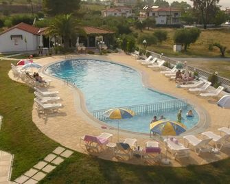 Haris Hotel By Diomedes Group - Chaniotis - Piscina