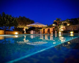 Kete Deluxe Rooms - Palma di Montechiaro - Pool