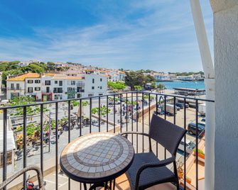 Hostal Marina Cadaqués - Cadaqués - Varanda