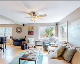 Modern Cottage near the Ocean - Lubec - Sala de estar