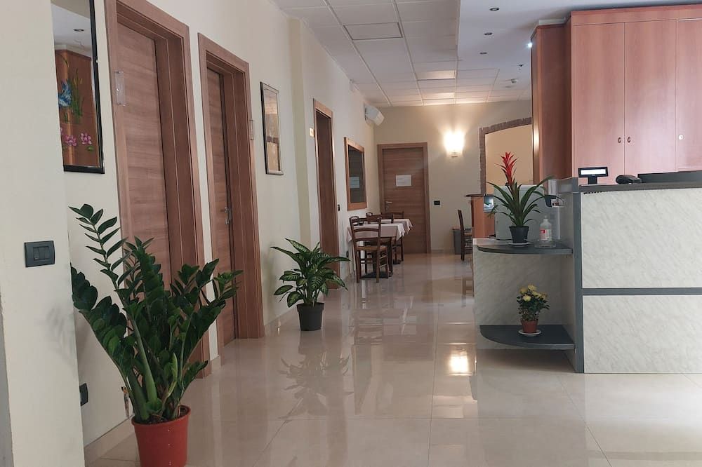 Hotel La Torre thumbnail 3